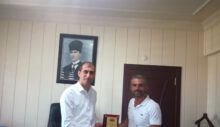 MUHTAR’DAN KAYMAKAM AKSU’YA PLAKET